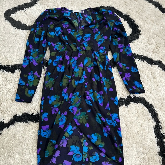 Essential Antwerp wizzie gatherer shirt dress - Picture 2 of 12